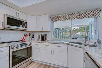 1617 Shady Leaf Drive, Valrico, FL 33596 - Photo 9