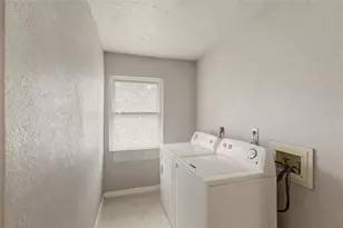 1125 Danny Dr, Sarasota, FL 34243 - Photo 25