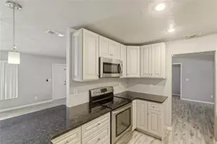 1125 Danny Dr, Sarasota, FL 34243 - Photo 7