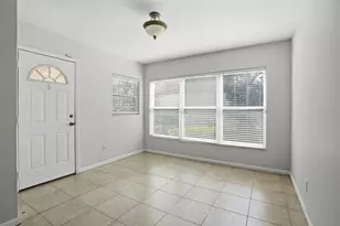 1708 Pond Lake Dr, Tampa, FL 33612 - Photo 7