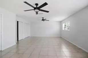 1708 Pond Lake Dr, Tampa, FL 33612 - Photo 47