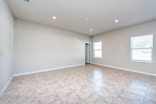 35649 Osprey Perch Ln, Zephyrhills, FL 33541 - Photo 5