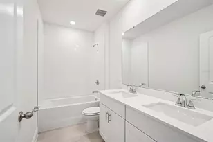 811 Sunshower Dr, Lady Lake, FL 32159 - Photo 17