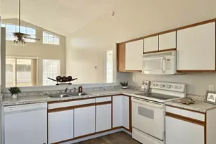 10233 Allenwood Dr, Riverview, FL 33569 - Photo 7