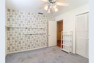 11328 N Oakleaf Avenue, Tampa, FL 33612 - Photo 21