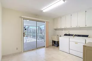 11328 N Oakleaf Ave, Tampa, FL 33612 - Photo 27