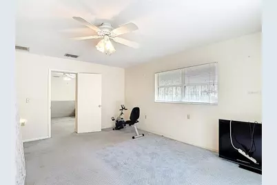 11328 N Oakleaf Avenue, Tampa, FL 33612 - Photo 25