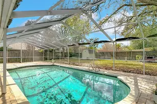 11328 N Oakleaf Ave, Tampa, FL 33612 - Photo 7