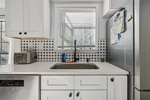 8742 Mallard Reserve Dr, Tampa, FL 33614 - Photo 13