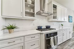 29895 Picana Ln, Wesley Chapel, FL 33543 - Photo 9