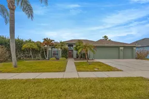 28703 Crooked Stick Ct, Wesley Chapel, FL 33543 - Photo 3