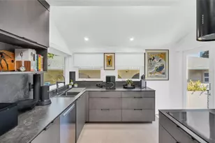 747 2nd St N, Saint Petersburg, FL 33701 - Photo 9