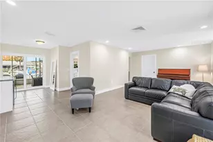 4000 14th St NE, Saint Petersburg, FL 33703 - Photo 9