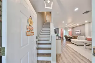 2127 Golden Oak Ln, Valrico, FL 33594 - Photo 3