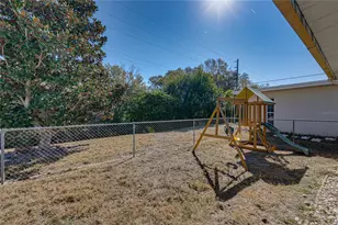 1425 Embassy Dr, Clearwater, FL 33764 - Photo 37