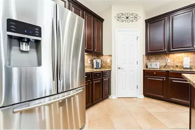 11218 Coventry Grove Circle, Lithia, FL 33547 - Photo 13