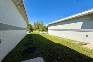 777-779 Bedford Dr, Lehigh Acres, FL 33974 - Photo 3