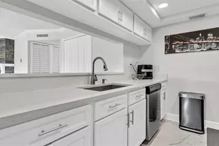 10192 Seminole Island Dr, Largo, FL 33773 - Photo 7