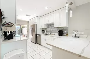 431 Boca Ciega Point Blvd N, Saint Petersburg, FL 33708 - Photo 5