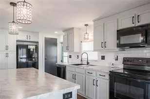 511 Lazy Lake Dr W, Lakeland, FL 33801 - Photo 9