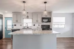 511 Lazy Lake Dr W, Lakeland, FL 33801 - Photo 7