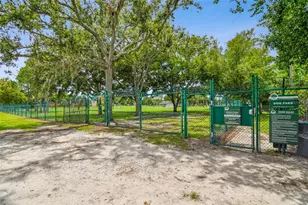 3106 Lake Ellen Dr, Tampa, FL 33618 - Photo 39