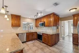 3106 Lake Ellen Dr, Tampa, FL 33618 - Photo 9