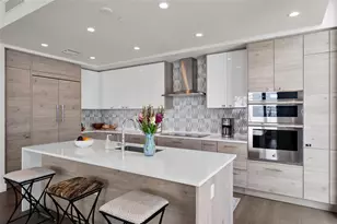 301 1st St S, Saint Petersburg, FL 33701 - Photo 17