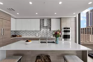 301 1st St S, Saint Petersburg, FL 33701 - Photo 5