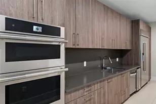 301 1st St S, Saint Petersburg, FL 33701 - Photo 59