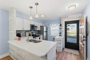 2935 Feather Dr, Clearwater, FL 33759 - Photo 7