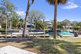 1637 SE Paradise Cir W, Crystal River, FL 34429 - Photo 41