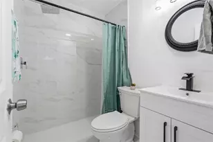 8061 49th Ave N, Saint Petersburg, FL 33709 - Photo 7