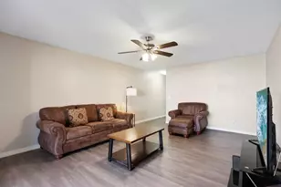 211 Penmark Stone Pl, Valrico, FL 33594 - Photo 13