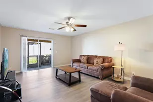 211 Penmark Stone Pl, Valrico, FL 33594 - Photo 9