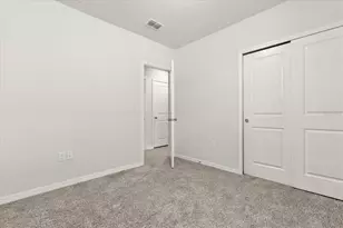 34680 Telluride Ln, Zephyrhills, FL 33541 - Photo 19