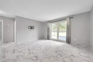 3230 51st St N, Saint Petersburg, FL 33710 - Photo 7