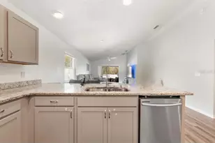 979 Pearly Ridge Ln, Lakeland, FL 33809 - Photo 11