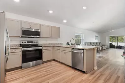 979 Pearly Ridge Lane, Lakeland, FL 33809 - Photo 9