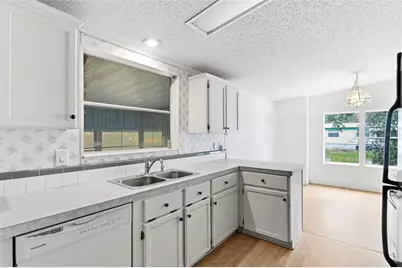 4108 Wedgemere Drive, Tampa, FL 33610 - Photo 9