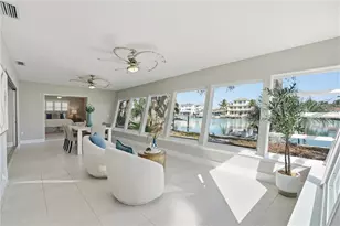 541 Lillian Dr, Madeira Beach, FL 33708 - Photo 15