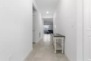 9738 Redwood Heights Loop, Thonotosassa, FL 33592 - Photo 3