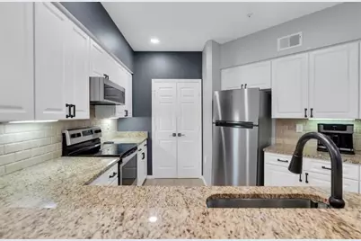 3308 Bay Club Circle, Tampa, FL 33607 - Photo 7