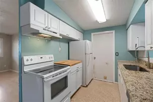 138 Davison Ave NE, Saint Petersburg, FL 33703 - Photo 7