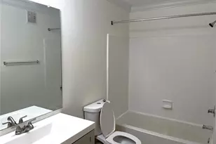 18119 Bridle Club Dr, Tampa, FL 33647 - Photo 17