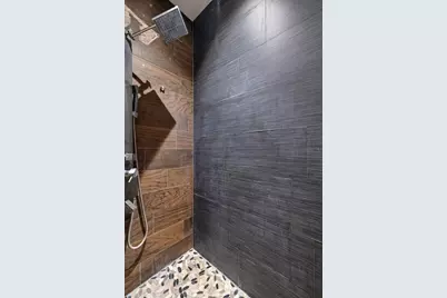 5533 Atlantic Avenue N, Saint Petersburg, FL 33703 - Photo 17