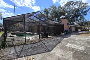 1595 Oak Ln, Clearwater, FL 33764 - Photo 5