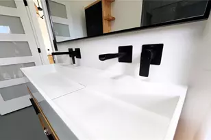 890 65th St S, Saint Petersburg, FL 33707 - Photo 19