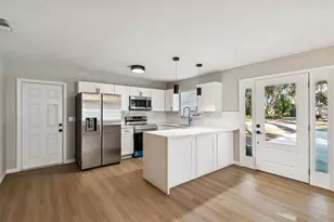 7139 Pinewood Dr, New Port Richey, FL 34652 - Photo 9