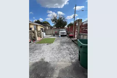 995 NW 114th Street, Miami, FL 33168 - Photo 9